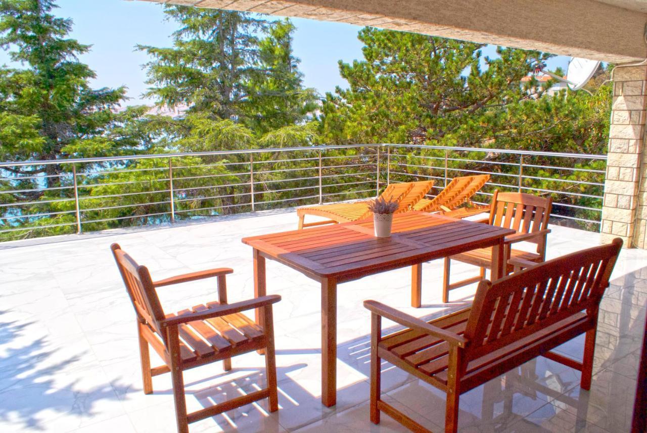 Apartmani Ribarica**** Karlobag Extérieur photo