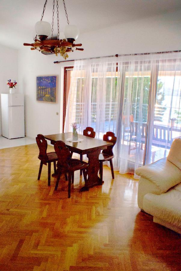 Apartmani Ribarica**** Karlobag Extérieur photo