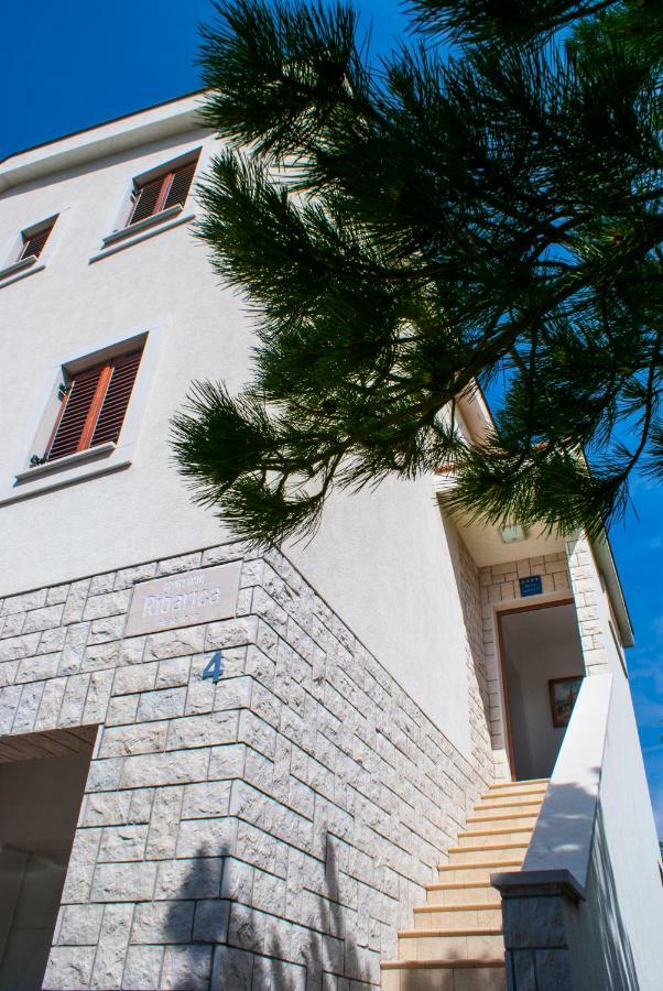 Apartmani Ribarica**** Karlobag Extérieur photo