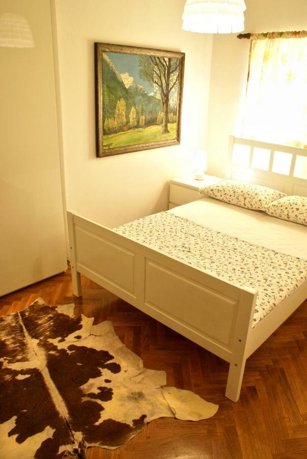 Apartmani Ribarica**** Karlobag Extérieur photo